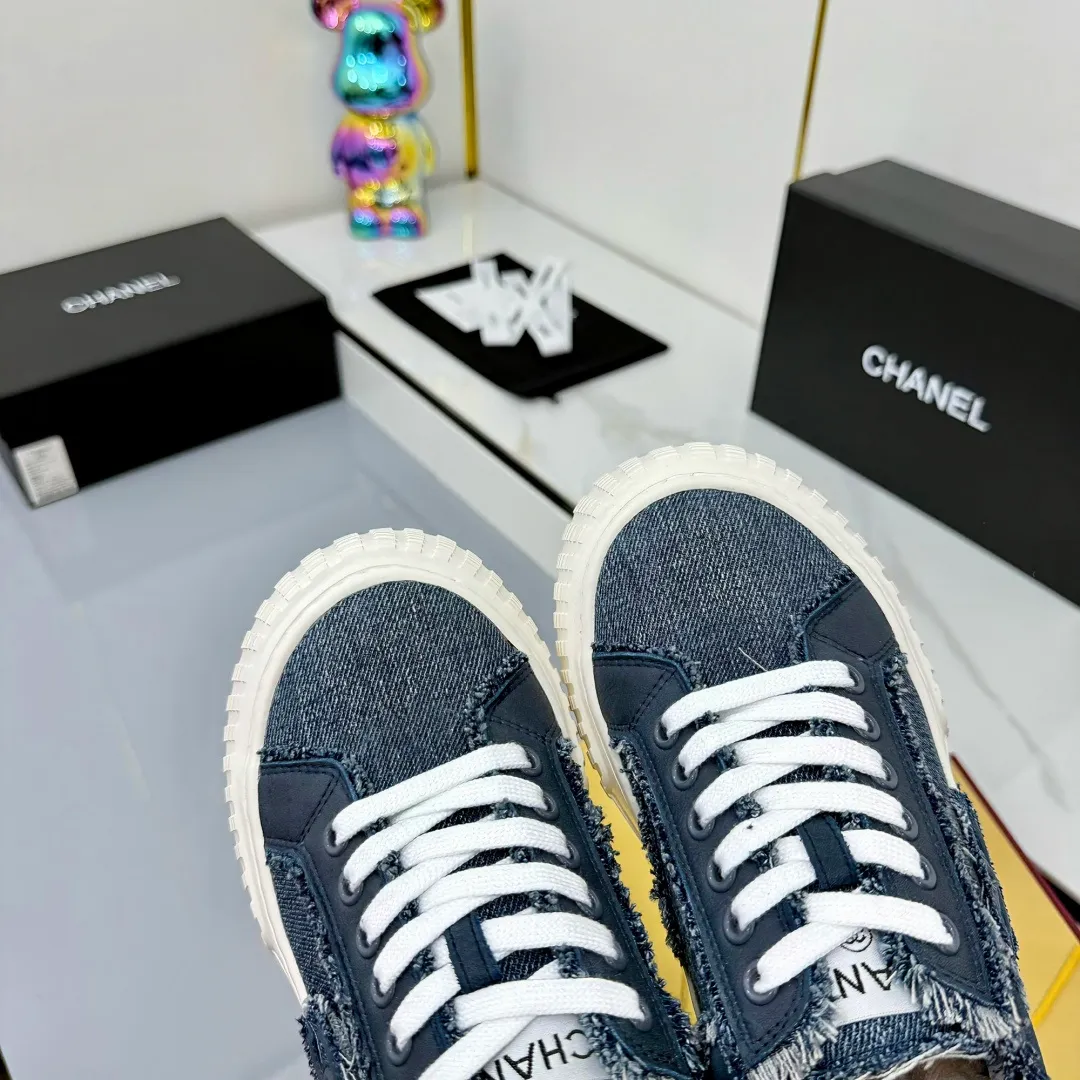 👟👟Ex-factory price 640👟👟 Chanel bread shoes ~ original calfskin panda shoes Chanel 25C latest hot style panda black and white sports shoes casual sneakers Xiaoxiang hot item classic black and white panda color coco girls must pay Fabric: original custom mixed sheepskin lining: original imported breathable mesh lining outsole: Original molded rubber + TPU combination Size: Women's 35-41 Buy now👉